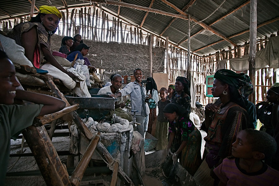 65   A granary mill. Ethiopia 